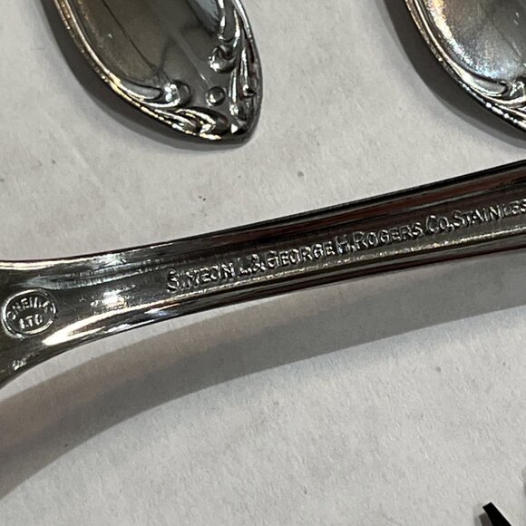 Rogers Stainless By Oneida Homestead 16‎ PC Set 4 Ea Place Setting - Picture 15 of 16